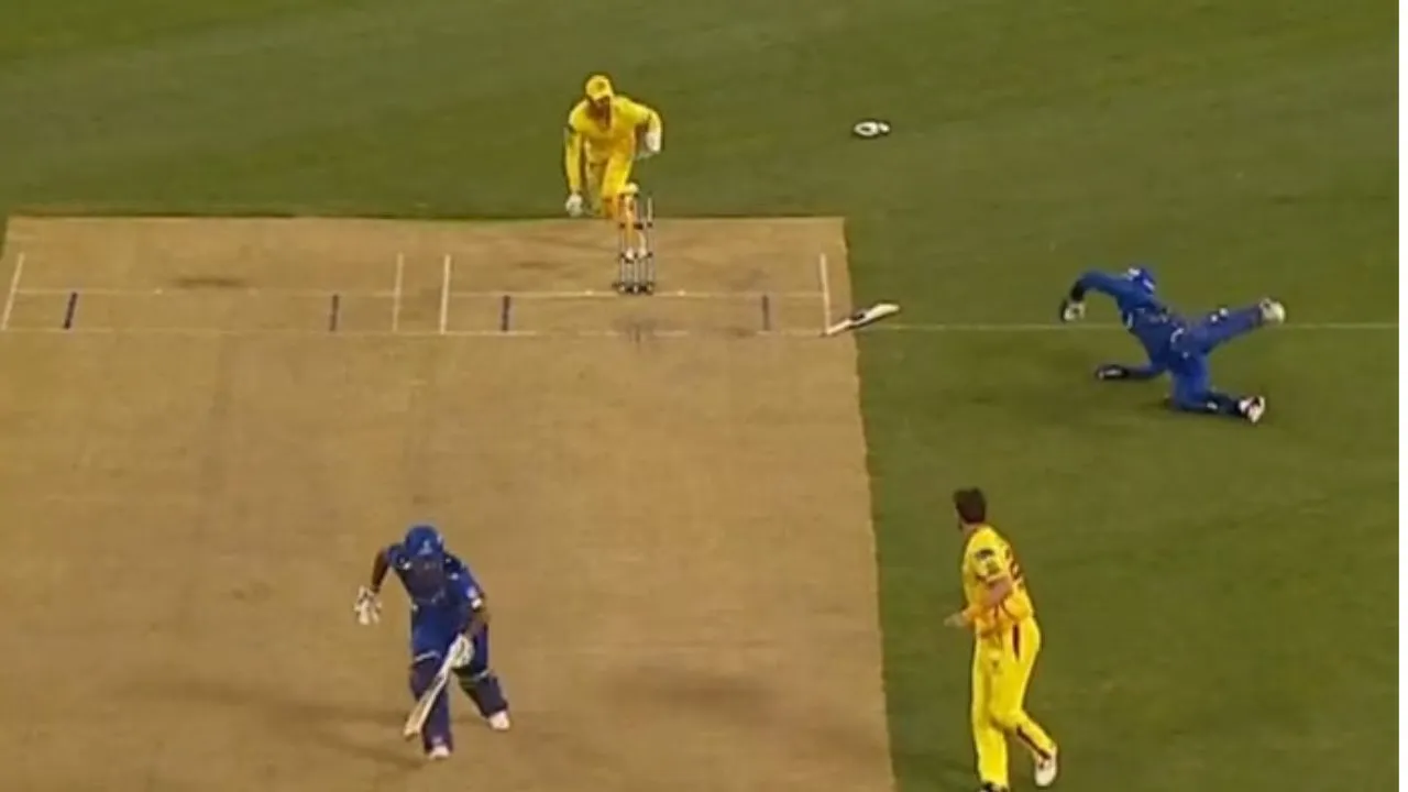 Trent Boult involved in funny run out against Texas Super Kings.webp